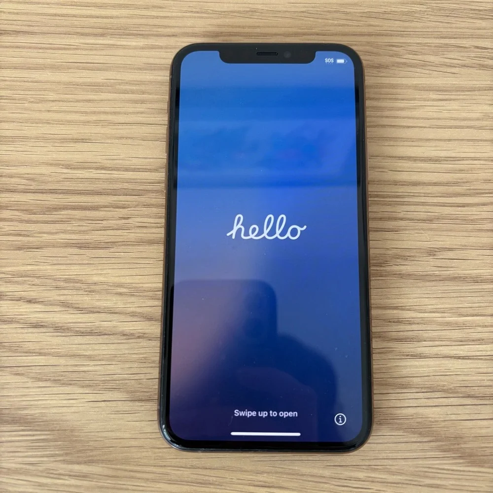 iPhone 11 Pro 256GB - Unlocked - GOLD - Picture 3 of 7